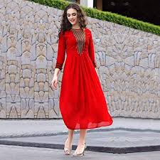 كورتي مصمم من كبار المصممين